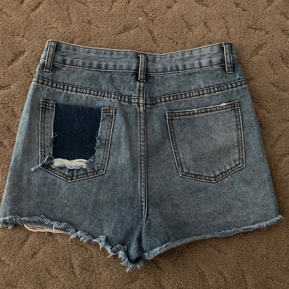Oversized distressed shorts - Picture 4 of 5